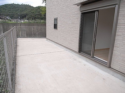 【庭】 | バ－ドレイク北山