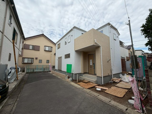 越谷市大泊新築戸建ての前面道路含む現地写真