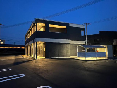 【外観】 | ヴィーヴル（ｖｉｖｒｅ） | 外観写真（夜）