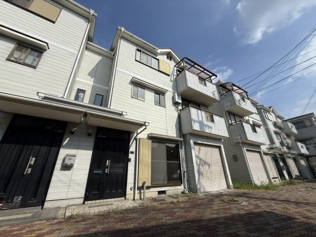 【外観】 | 和泉市一条院町テラスハウス | 外観です。南側より撮影しました。