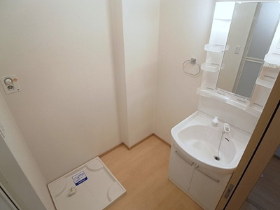 【洗面所】 | プロヴァンス壱番館 | 人気のシャワー付き洗面台