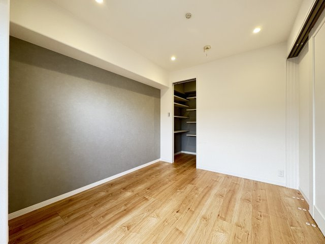 ガーデンプラザ柴又壱番館の洋室