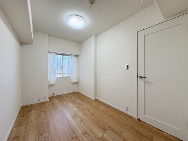 ガーデンプラザ柴又壱番館の洋室