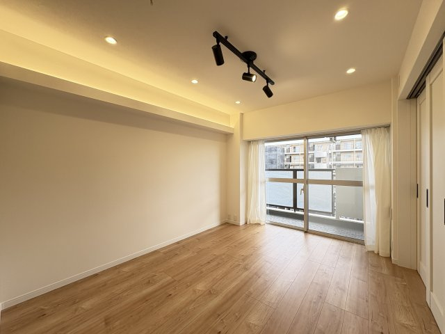 ガーデンプラザ柴又壱番館の居間・リビング