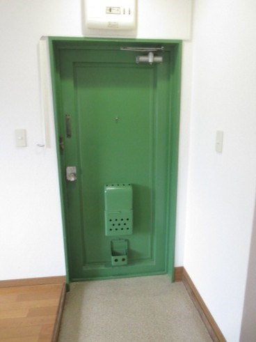 中野区弥生町３丁目の賃貸マンションの玄関