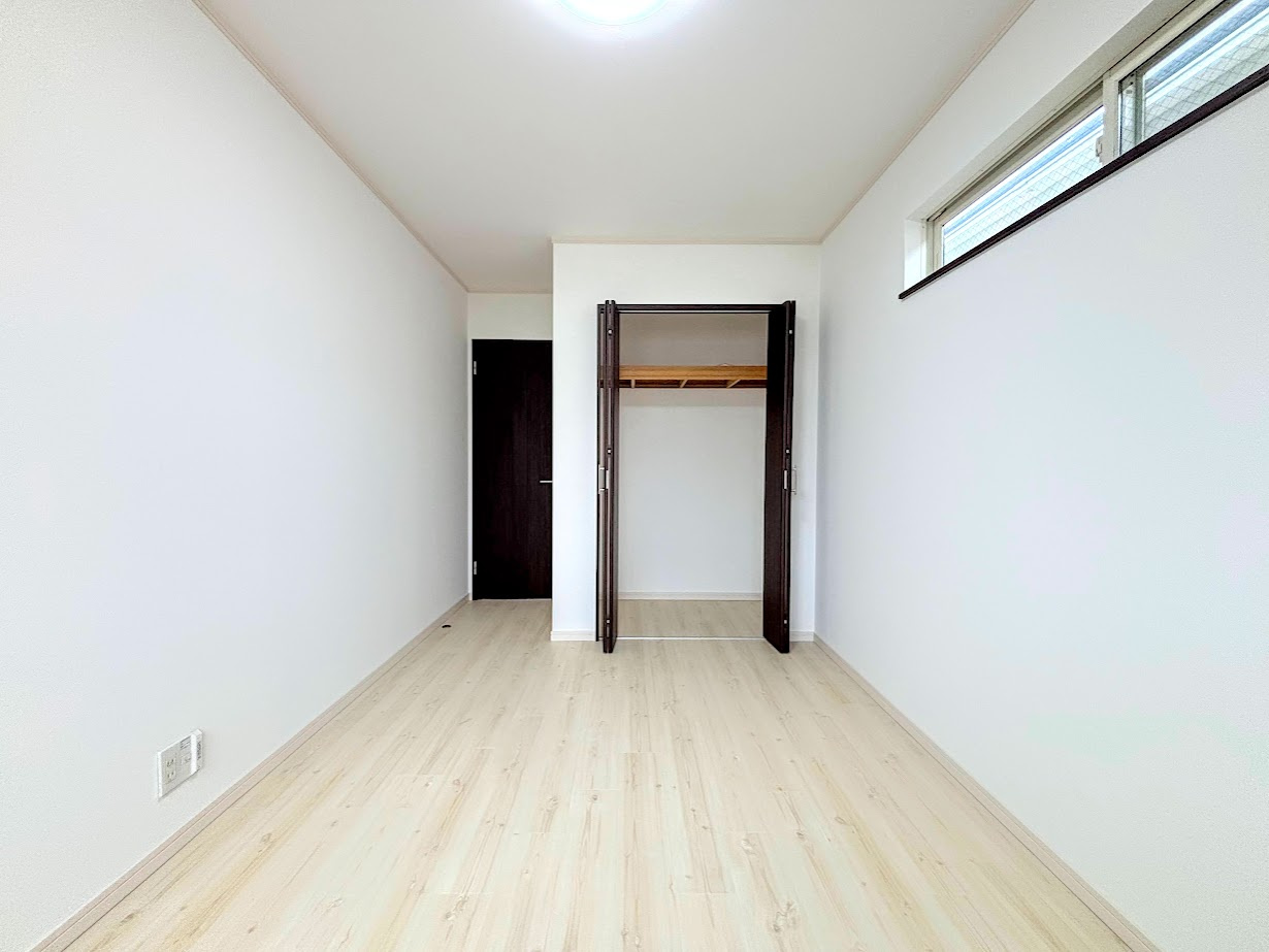 保土ヶ谷区権太坂3丁目　中古戸建ての収納|◆暮らし心地を大きく左右する収納を、適材適所に配置し使い勝手を考慮しました。空間を余すところなく有効利用した収納は生活空間をより上質なものにしてくれるでしょう。
