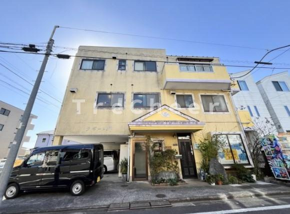 ラポート梓の外観