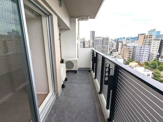 Urbanex新御徒町駅前の設備|11Fワイドバルコニー、洗濯物干せます