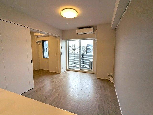 Urbanex新御徒町駅前のバルコニー|インターネット無料、リビングに床暖房・エアコン・照明付き、カウンターキッチン