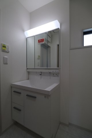 北野町今山戸建2号棟の独立洗面台