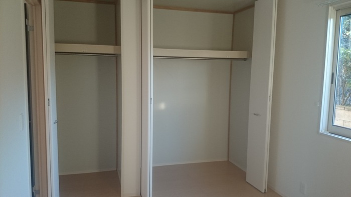 エスペランサ Ｃの収納|洋間の広い収納