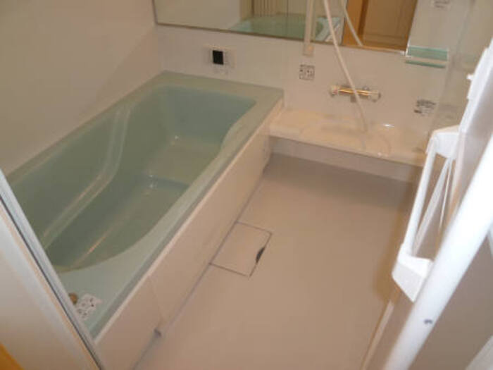 エスペランサ Ｂ|浴室換気乾燥機付き！余裕の一坪浴室です。