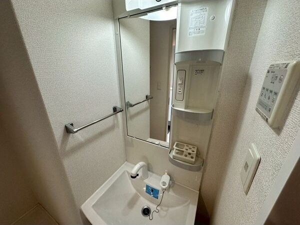 LIVIAZNAMBARENOMの洗面所