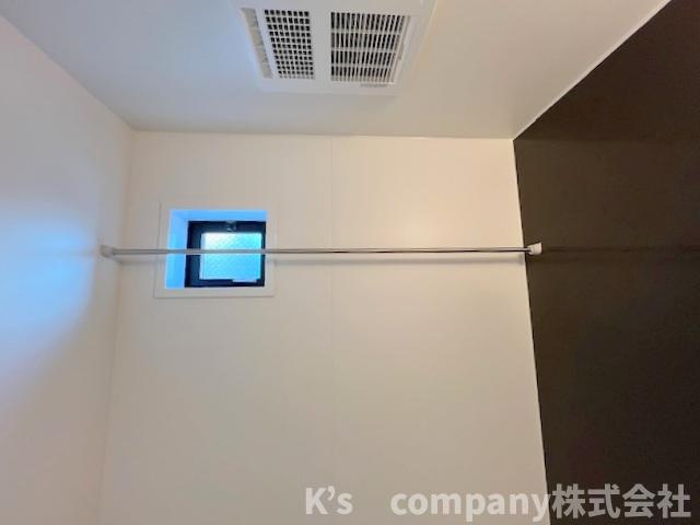 茅ヶ崎市旭が丘　新築戸建　3号棟の設備|長雨の続く時期のお洗濯物の悩みを解消できる浴室乾燥機付き☆
