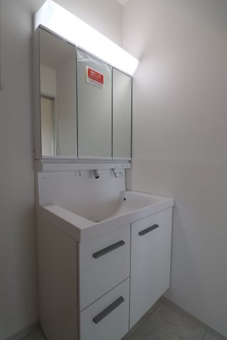北野町今山戸建1号棟の独立洗面台
