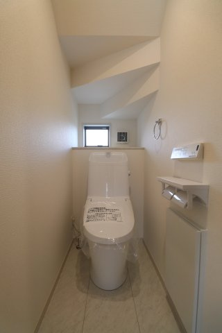 北野町今山戸建1号棟のトイレ