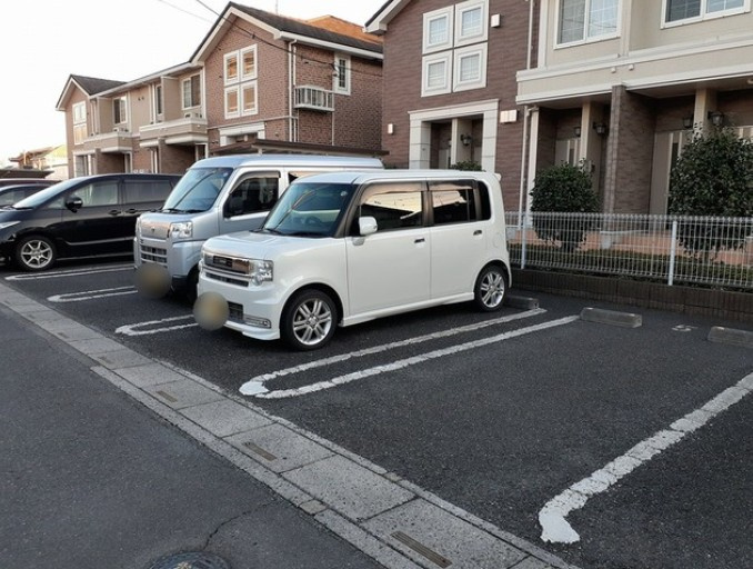 アルベロ　フィオーレの駐車場