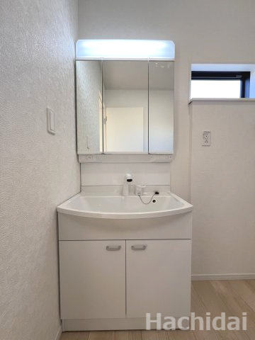 碧南市鴻島町第8　新築一戸建の独立洗面台