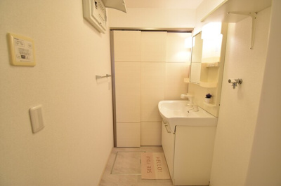 【洗面所】 | サンパティーク C棟 | 洗髪洗面化粧台・室内洗濯機置場