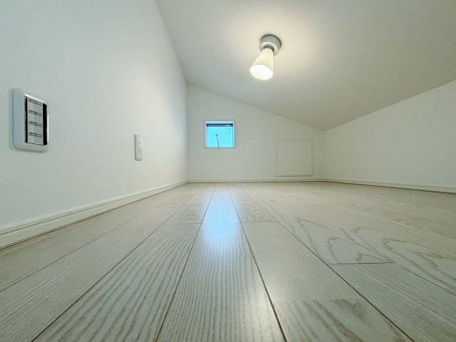 和光市白子3丁目の収納|便利なロフトつき
季節衣類やご家族の思い出の品々の収納に便利です