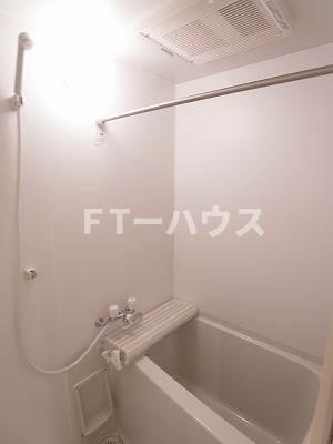 Ｒｅｆｉｎｅｄ　ＭＡＫＵＨＡＲＩの浴室