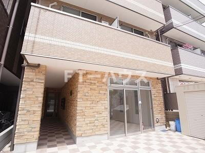 Ｒｅｆｉｎｅｄ　ＭＡＫＵＨＡＲＩのエントランス