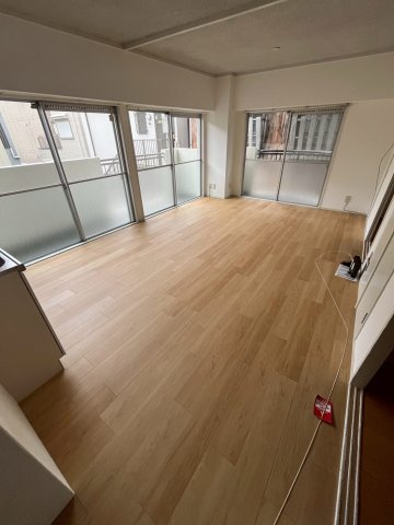 甲子園ローズハイツの居間・リビング