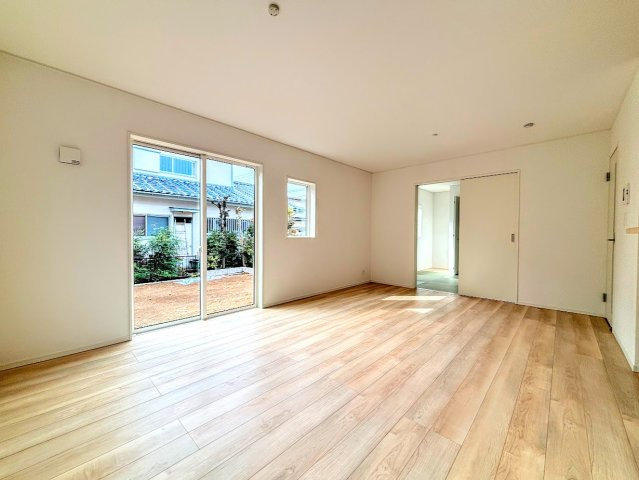 戸塚区南舞岡1丁目　新築戸建ての居間・リビング|◆土・日・祝日は、当社スタッフによる現地案内会を実施しております。もちろん平日のご案内も可能です。お気軽にご相談ください！！
