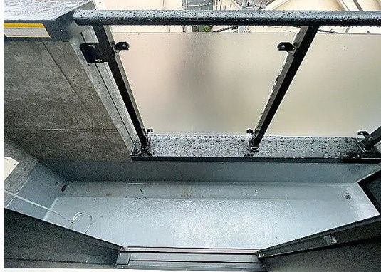 板橋区板橋４丁目のアパートのバルコニー