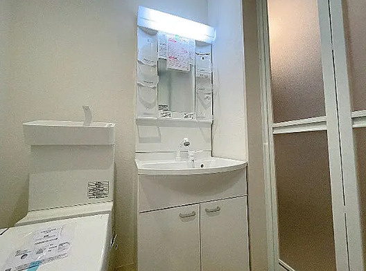 板橋区板橋４丁目のアパートの洗面所