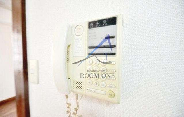ヒルトップマンションのセキュリティ|モニター付きインターホンです。