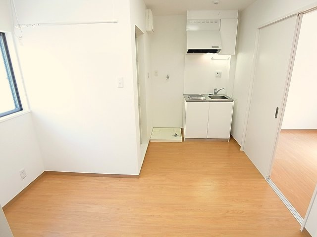 ツル菅原ハイツの居間・リビング