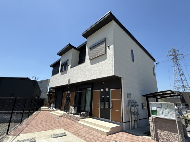 レガーロ阿保イーストの外観