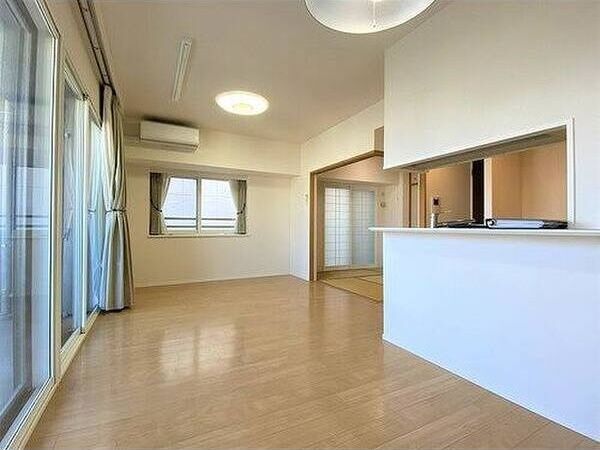 ナイスロイヤルタワー北四番丁の居間・リビング