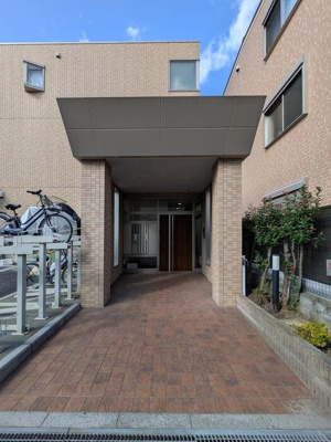 【エントランス】 | 秋津中央ビル | 建物の内部です