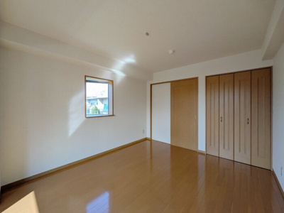 【居間・リビング】 | 秋津中央ビル | こちらの居間で趣味の時間をお楽しみください