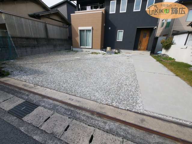 姫路市飾磨区西浜町3丁目　中古戸建の駐車場