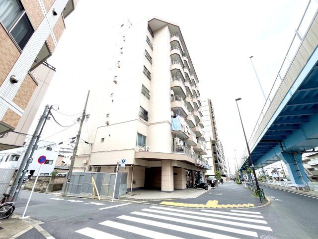 日栄マンションの外観