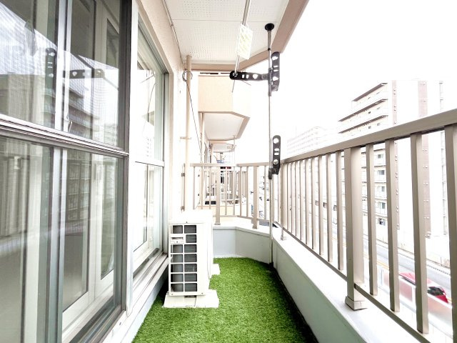 日栄マンションのバルコニー