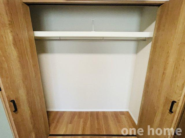 三国ハイツの収納|◆約4.3帖洋室 各居室に大容量のクローゼット完備です！
◆【即日内覧会開催中】土日はもちろん！平日の仕事終わりの内覧も可能です！