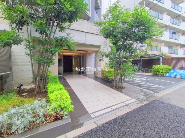 ベルジュール吉祥寺Ⅱのエントランス