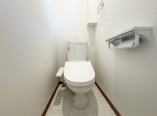 和光白子2丁目 限定1棟のトイレ|トイレは1階2階それぞれに設置しているので忙しい朝にも便利です