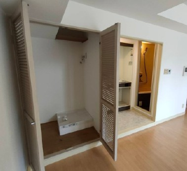 陽輪台みかみビルの収納