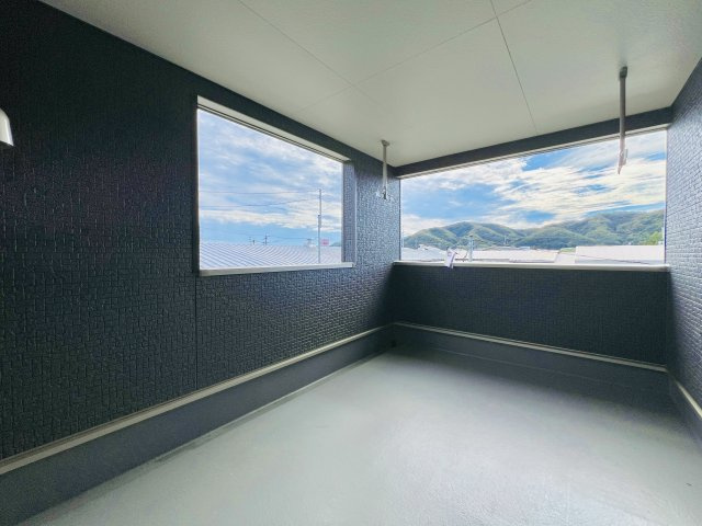 桐生市境野町のバルコニー|ガーデニングや天体観測など、趣味の時間も楽しめるインナーバルコニー♪