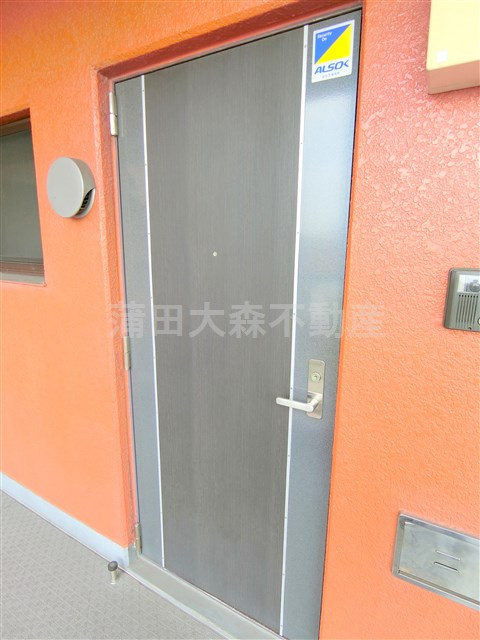 ウイングピア美園の玄関