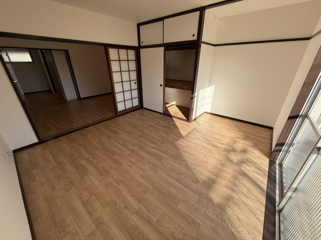 箕面ハイツ　南棟の居間・リビング