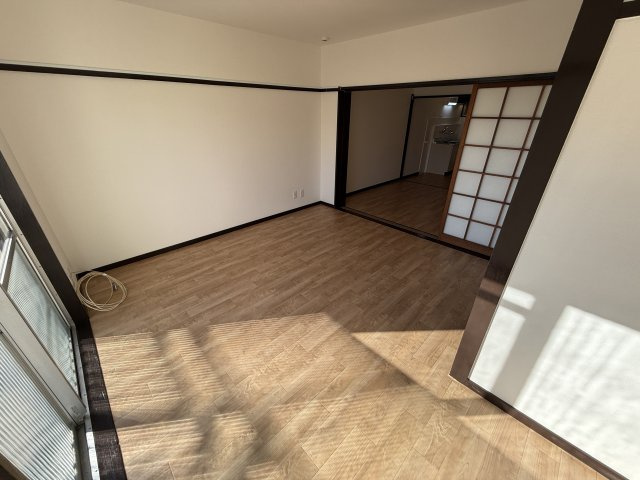 箕面ハイツ　南棟の居間・リビング