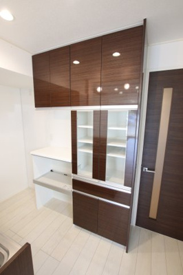 【設備】 | プレジール | 食器棚