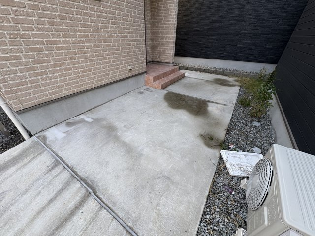 明石市大蔵中町貸家の玄関