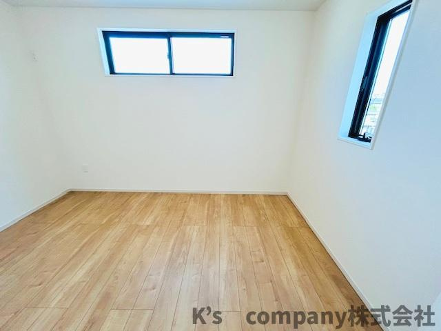 茅ヶ崎市高田1丁目　新築戸建　2号棟の洋室|洋室◇書斎やお子様のお部屋などにおすすめのお部屋です◇